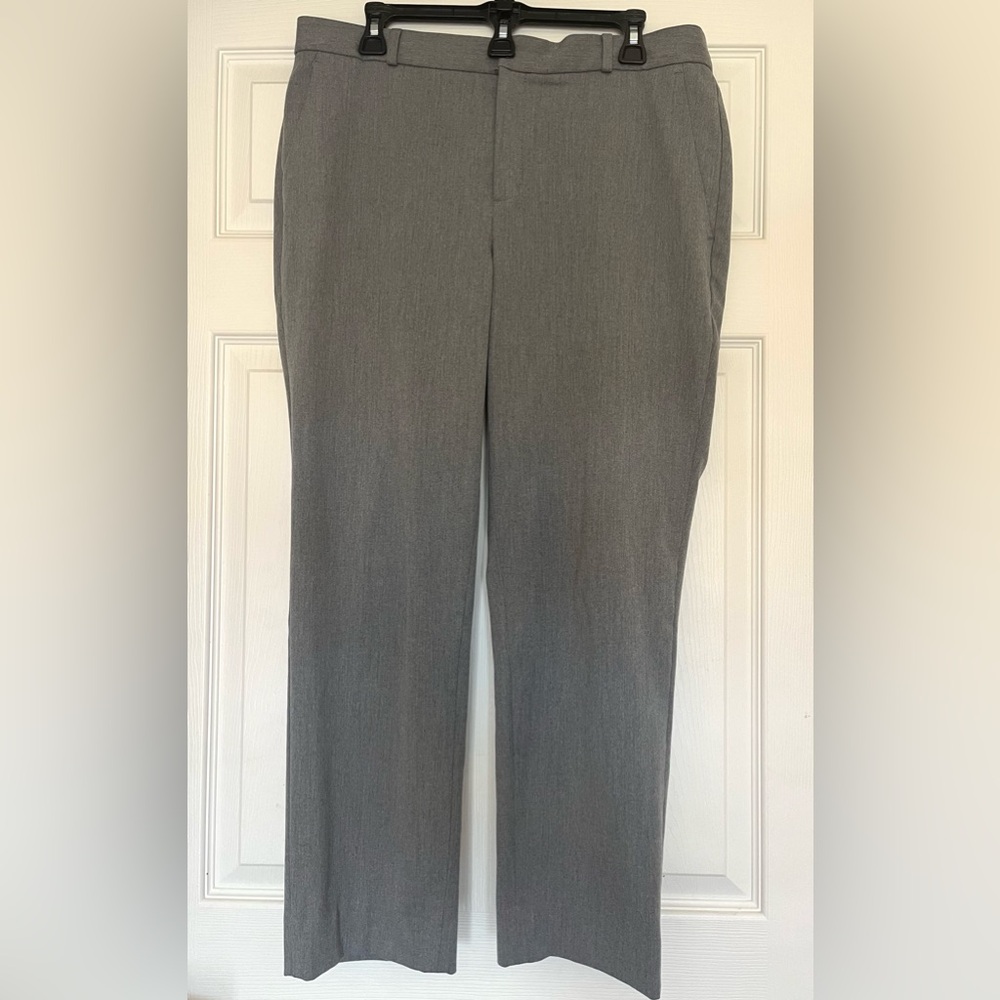 Banana Republic Avery 12 ankle slacks pants. Medium Heather gray color.